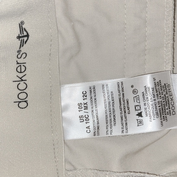 Dockers khakis Size 10 stretch wide leg 5 pocket mid-rise - Picture 5 of 6